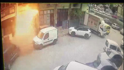 İstanbul - Başakşehirde iş yerindeki  patlama kameraya yansıdı;  1 yaralı - 3 (aktüel görüntü ile geniş haber)