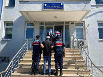 2 yıl önce Mersin'de polis evine saldıran teröristin anne ve babasına gözaltı