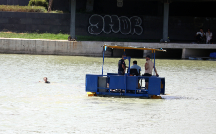 Eşiyle tartışıp çaya atladı