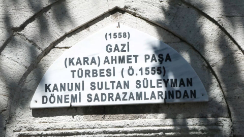 İstanbul- 453 yıllık türbenin kurşun kaplamaları döküldü, çeşmesi musluksuz kaldı