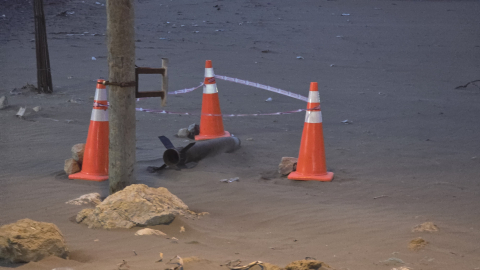 Hatay'da sahile roket vurdu