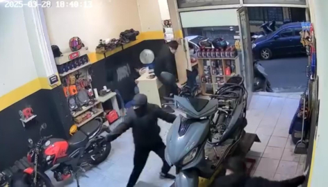 İstanbul - Beyoğlu’nda motosiklet tamirhanesini basıp kurşun yağdırdı /Ek görüntü