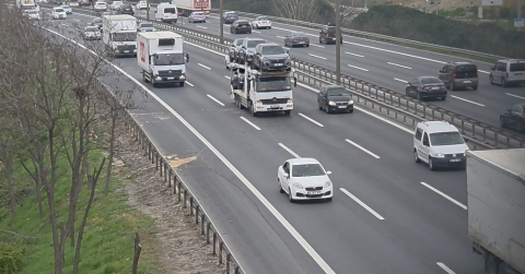 İstanbul- Küçükçekmece'de zincirleme kazada 4 polis memuru yaralandı