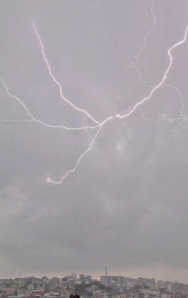 İstanbul- Pegasus uçağına yıldırım isabet etti