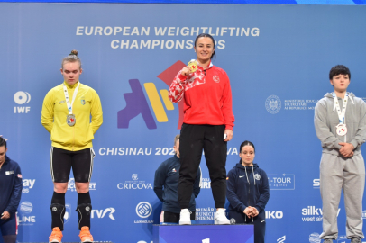 Aysel Özkan Avrupa Halter Şampiyonası’nda Avrupa İkincisi