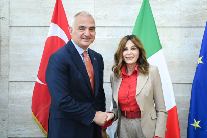 Bakan Ersoy, İtalya'da temaslarda bulundu