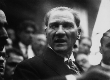 ‘Karanlıkta Akan Bir Yıldız: Mustafa Kemal Atatürk’ sergisi Humanis organizasyonu ile İstanbul’da açıldı