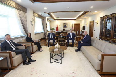 Özgür Özel: Kayyım siyaseten mümkün değil