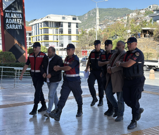 Sahte kimlikle başkasına ait 1,5 milyon avroluk arsayı satan 6 şüpheliden 5'i tutuklandı