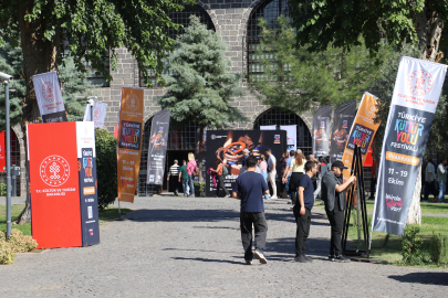 Diyarbakır Kültür Yolu Festivali etkinliklerine 6 günde 120 bin kişi katıldı; otellerde yer kalmadı