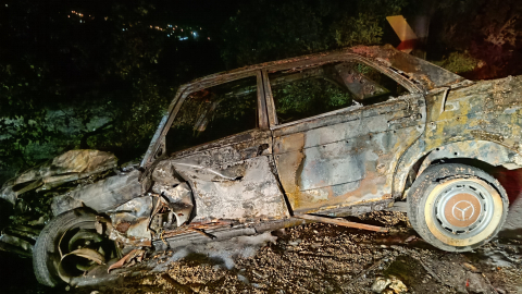 Bursa’da, ciple kafa kafaya çarpışan otomobil alev aldı