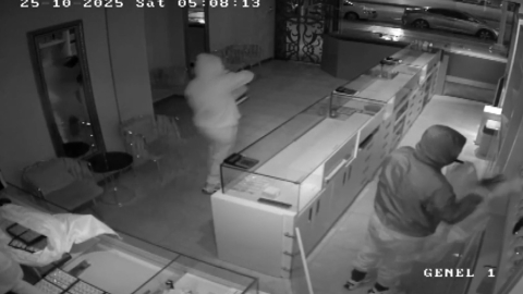 Ankara’da kuyumcudan 7 kilo altın çalındı; o anlar kamerada / Video eklendi