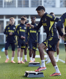 Fenerbahçe, Beşiktaş derbisinin hazırlıklarını tamamlayarak kampa girdi