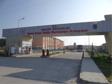 Cezaevinde açık görüşte 4 yaşındaki kızını öldüresiye dövdü