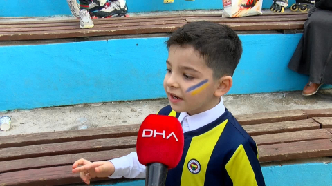 İstanbul - Küçükçekmece’de lösemiyi yenen Fenerbahçe'li çocuk yüzlerce kişiyle balon uçurdu