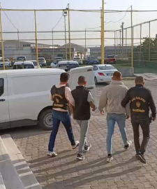 İzmir’de uyuşturucu operasyonu: 2 gözaltı