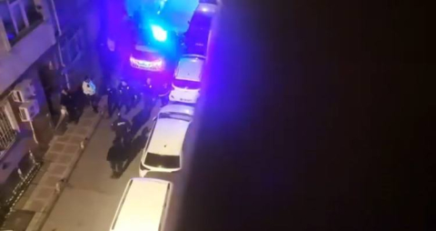 İstanbul - Bayrampaşa'da tüfekle etrafa ateş açan kişi yakalandı; 1'i polis 4 yaralı