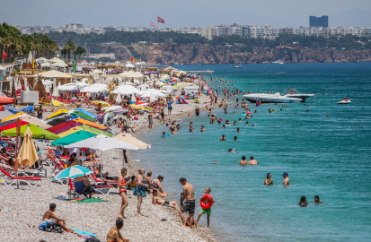 Antalya tatilini Ruslar 'sıcak', Almanlar 'serin' havada tercih etti