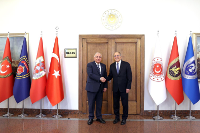 Bakan Güler, yaş haddinden emekli olan Şuay Alpay'ı kabul etti