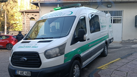 Boşandığı kadını, çocuklarının yanında bıçaklayarak öldürdü (2)