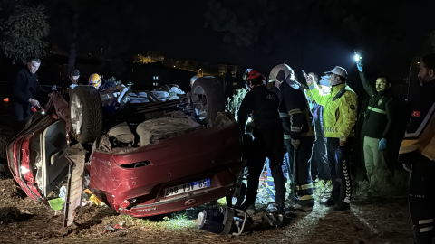 Karabük'te otomobil, refüjdeki ağaca çarpıp ters döndü: 1 ölü