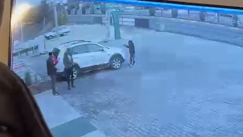 Şanlıurfa’da aynı gün iki iş yerine silahlı saldırı kamerada