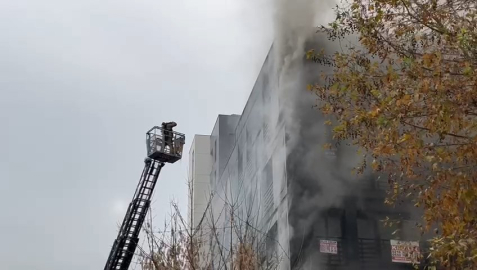 İstanbul- Kadıköy'de 5 katlı binada yangın -2 / Ek görüntü