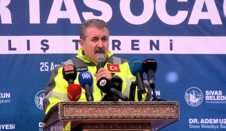 Destici: Şehit liderimizin davası dimdik ayaktadır