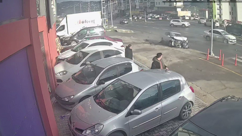 Zonguldak’ta iki otomobilin çarpıştığı kaza kamerada: 7 yaralı