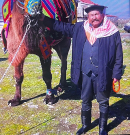 Otomobil ile çarpışan elektrikli bisikletin sürücüsü öldü, kaza kamerada