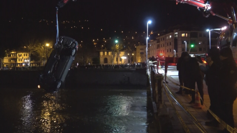 Otomobil, Yeşilırmak'a uçtu; 1 ölü, 1 yaralı