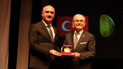 Yılmaz Büyükerşen: Siyaseten kendimi emekli ettiğimi duyuruyorum