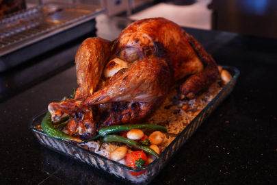 Yılbaşı sofralarında 'gıda güvenliği' uyarısı: Hindi tam pişmeden tüketilmemeli