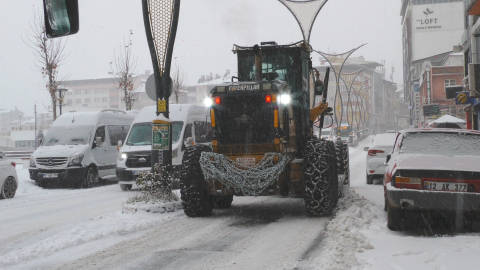 Bingöl'de kar yağışı; 100 köy yolu ulaşıma kapandı (2)