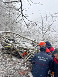 Giresun’da otomobil uçuruma yuvarlandı; 6 yaralı