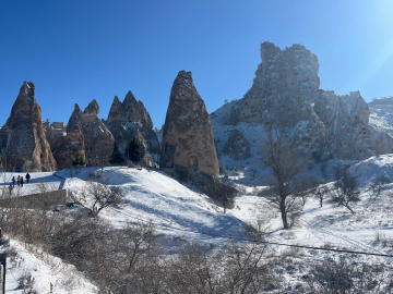 Kapadokya beyaza büründü
