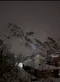 Van - Çatak’ta çığ düşen evde yaralanan kadın öldü; 20 ev tahliye edildi (3)