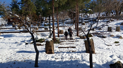 Yesemek Açık Hava Müzesi beyaza büründü