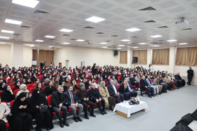 Sultangazi’de ‘Gençler Soruyor, Başkan ve Usta Gazeteciler Yanıtlıyor’ programı düzenlendi