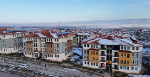 Depremin vurduğu İslahiye'de hak sahipleri konutlarına taşındı