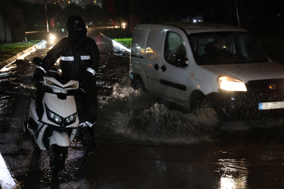 İzmir'de sağanak etkili oldu