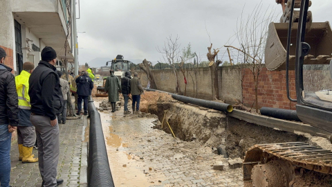 Onarım çalışması sırasında yolda yeni göçük; 1 yaralı