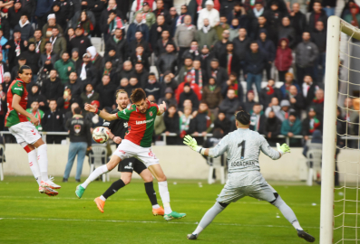 Karşıyaka’nın kalesi yıkıldı