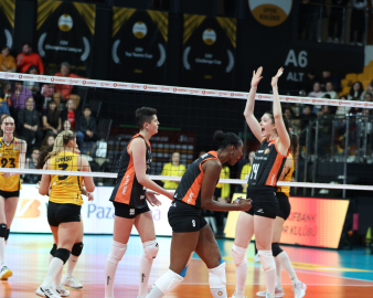Eczacıbaşı Dynavit, derbide VakıfBank’ı 3-1’le geçti