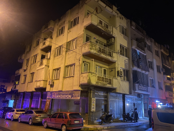 Manisa’da 4 katlı binada yangın