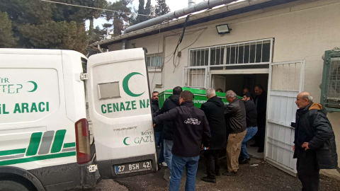 Yeni aldıkları otomobille evlerine dönerken kaza yapan 3 kardeş öldü