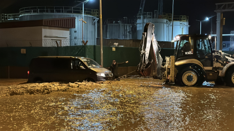 Çanakkale'de sağanak; Kepez Çayı taştı (2)