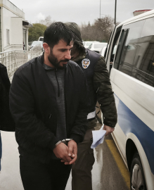 Boşanma aşamasındaki eşini darbedip, eşyalarını kıran şüpheli tutuklandı