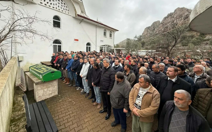 Otomobiliyle dereden geçerken sele kapılıp öldü (3)