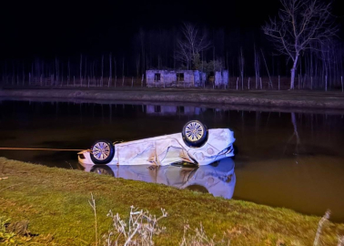 Otomobil, takla atıp su kanalına düştü: 1 ölü, 1 yaralı